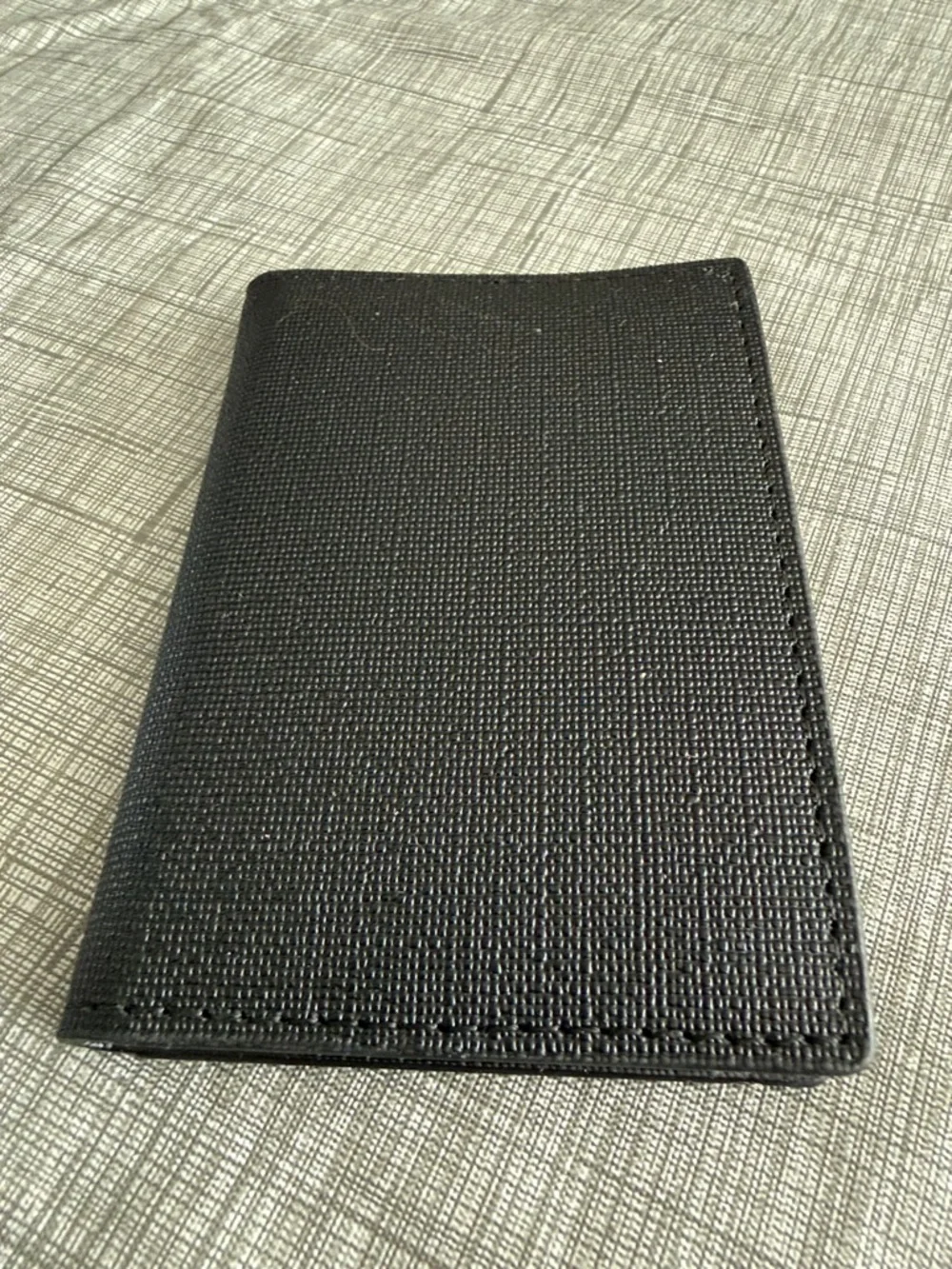 Halo Black or Gray Textured Card & Key Organizer